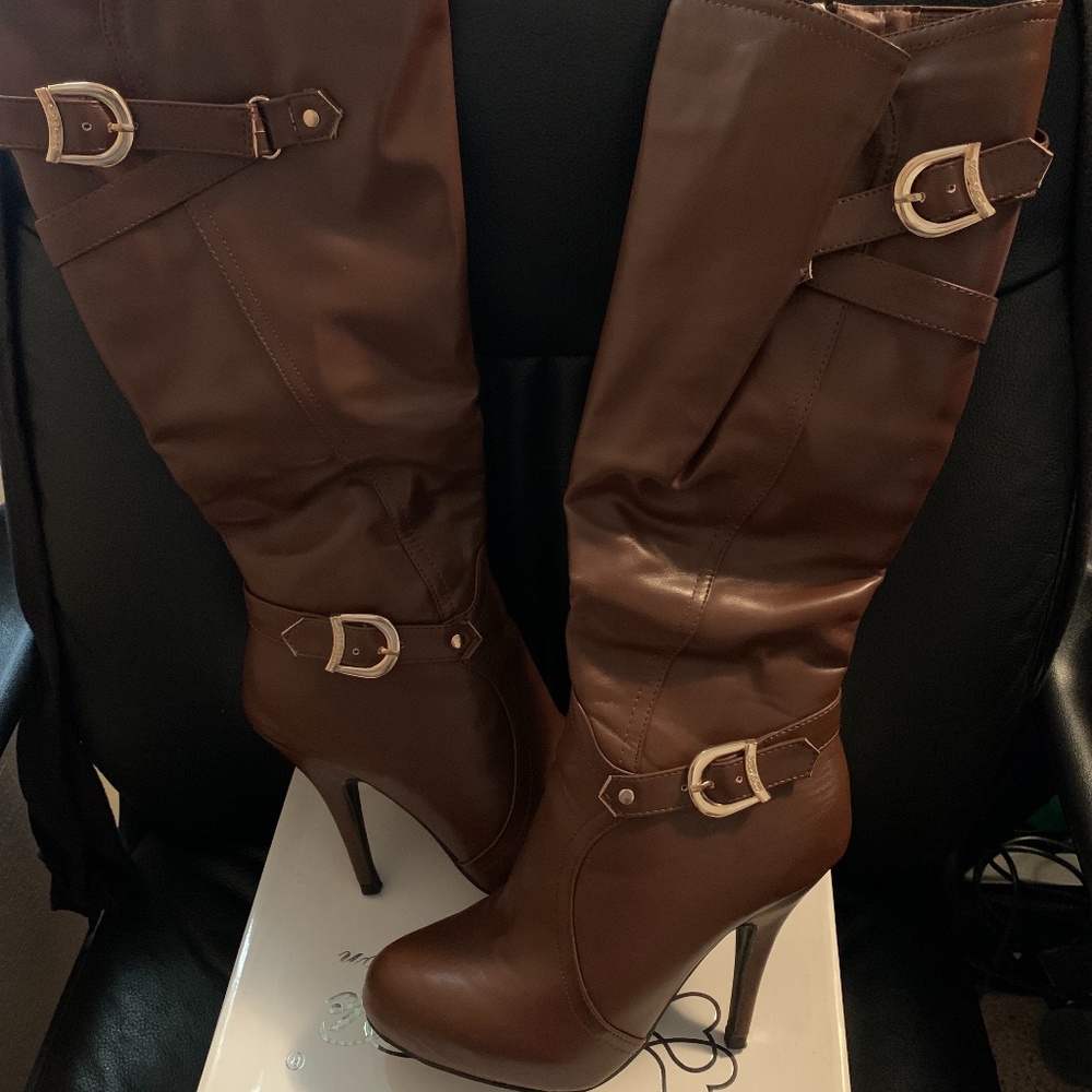 Women Brown Heels w/ Gold Buckles